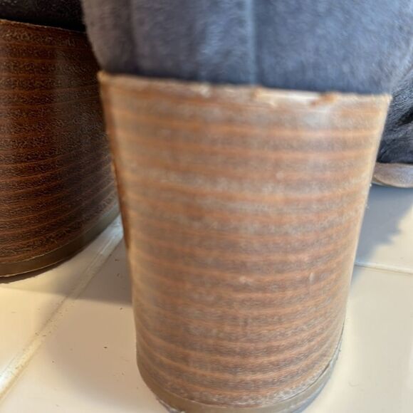 Alberto Fermani Italian Suede Zip Up Heeled Booties Size 38/7 USA - Picture 12 of 12